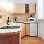 Wilcza 55 By Renters Apartman Varsó